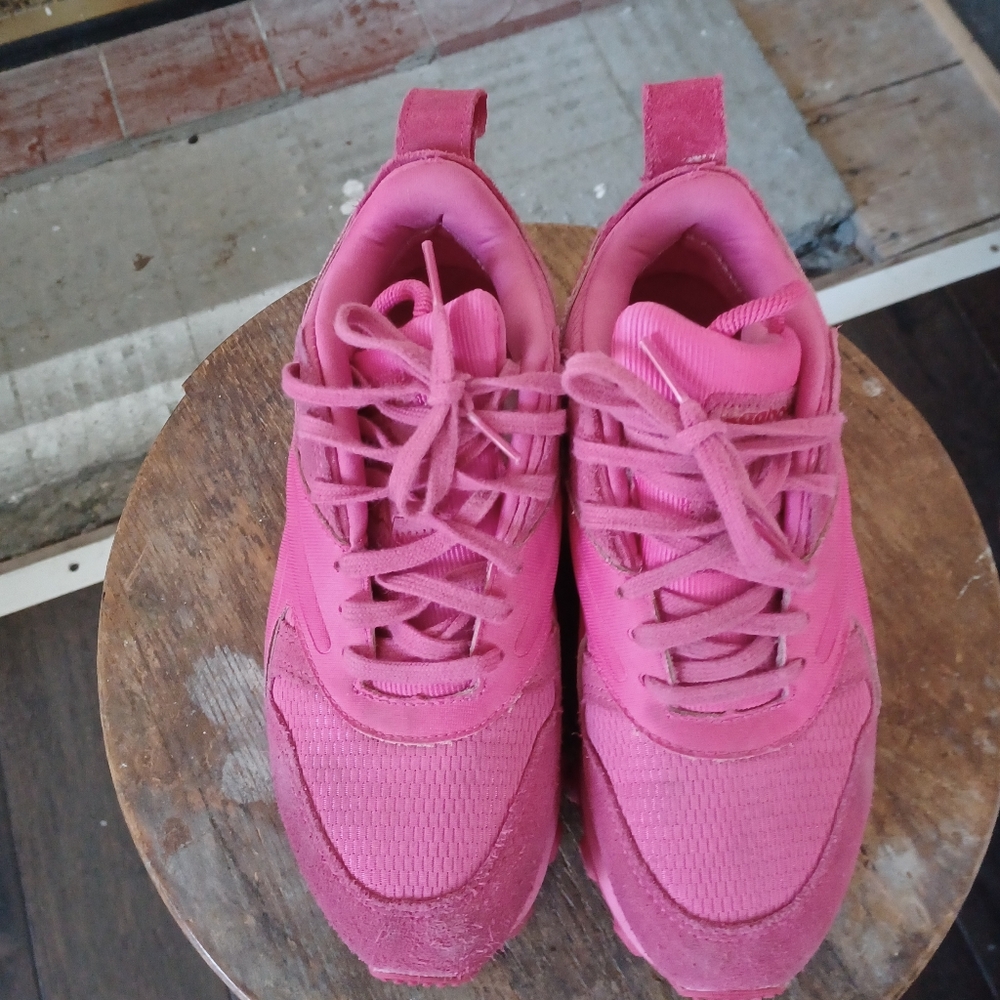 Pink Sneakers Reebok 6.5 - Picture 5 of 6
